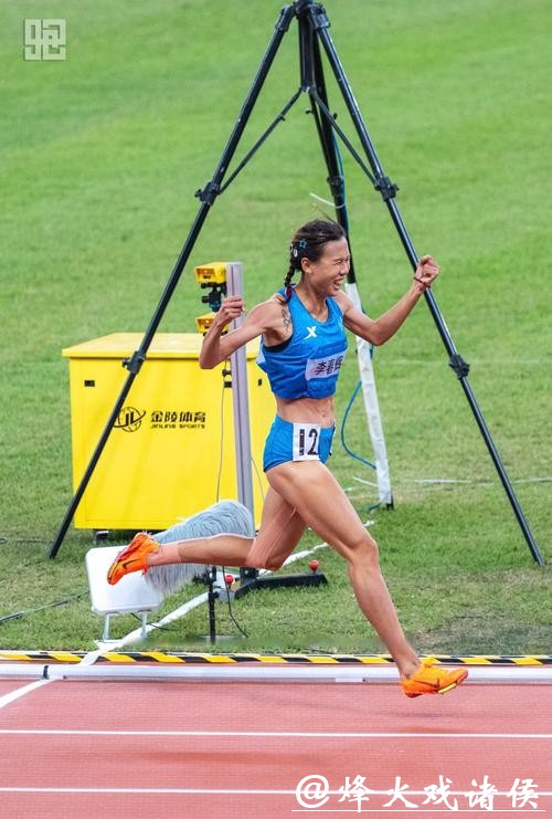 吉林队选手李春辉夺得十五运会女子1500米金牌 吉林队选手李春辉夺得十五运会女子1500米金牌