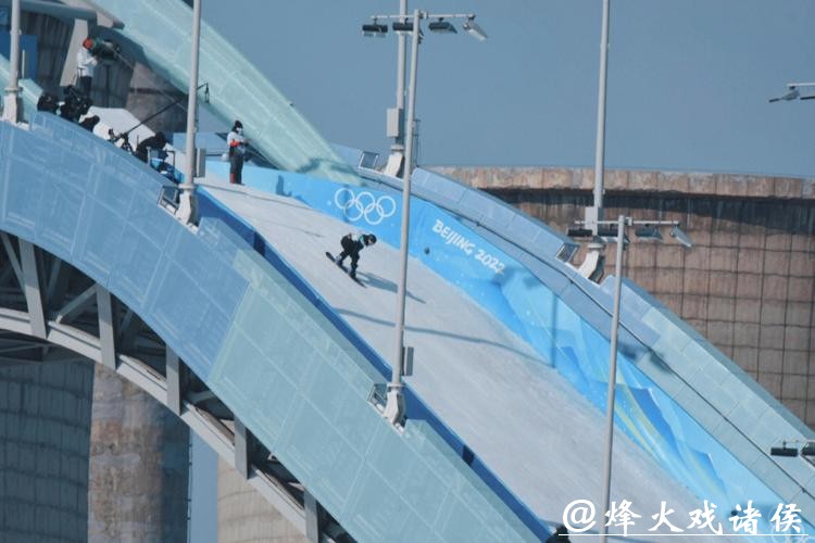 冬奥会|跳台滑雪的“安全线” 冬奥会|跳台滑雪的“安全线”