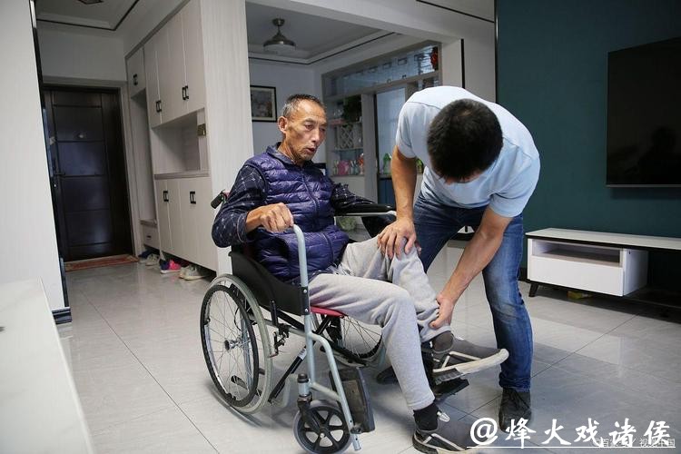 高位截瘫八年的他,用意念写下“福”字,祝福让他“重拾自由”的工程师们 高位截瘫八年的他,用意念写下“福”字,祝福让他“重拾自由”的工程师们