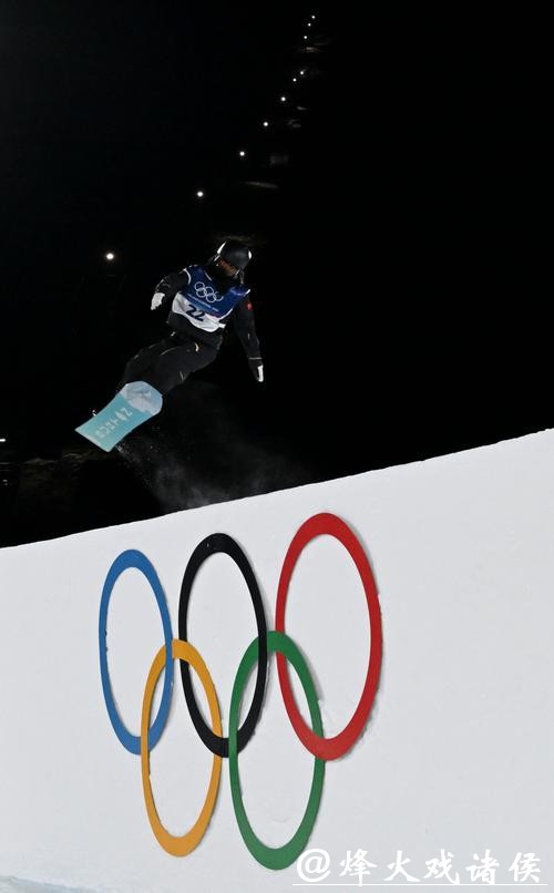 中国小将张小楠晋级冬奥会单板女子大跳台决赛